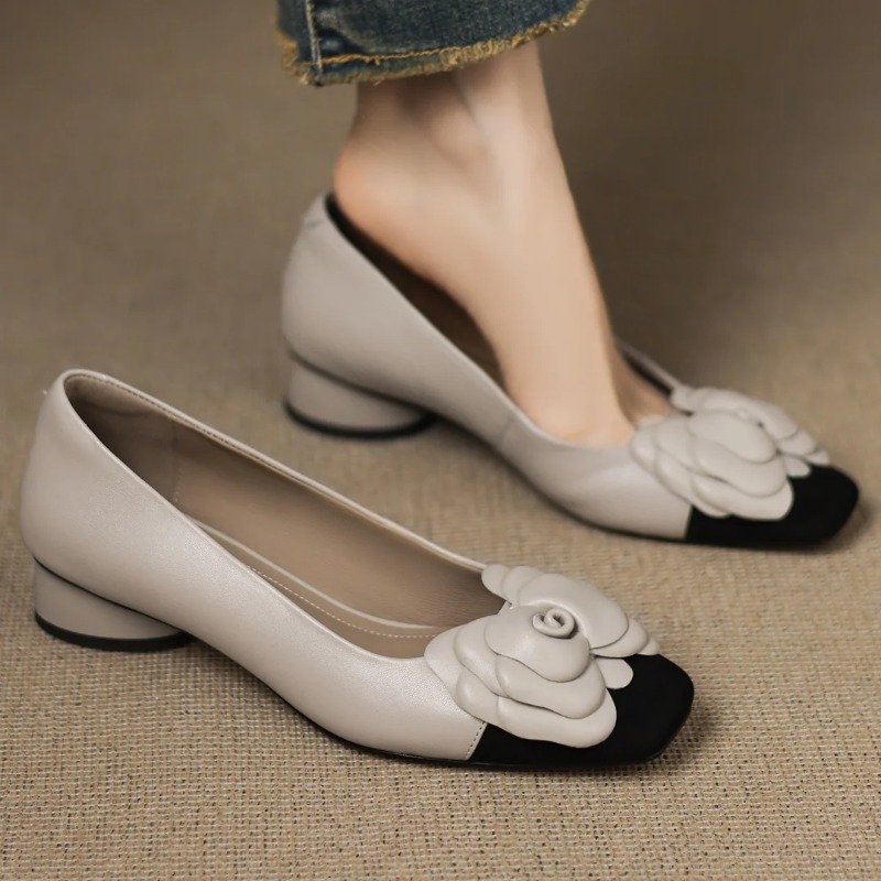 Women Shoes Elegant - รองเท้าส้นสูงแบบสวมสำหรับผู้หญิงไซส์ใหญ่ 34-41 ผลิตจากหนังแกะผสมสี ตกแต่งลายดอกไม้ สไตล์ OL