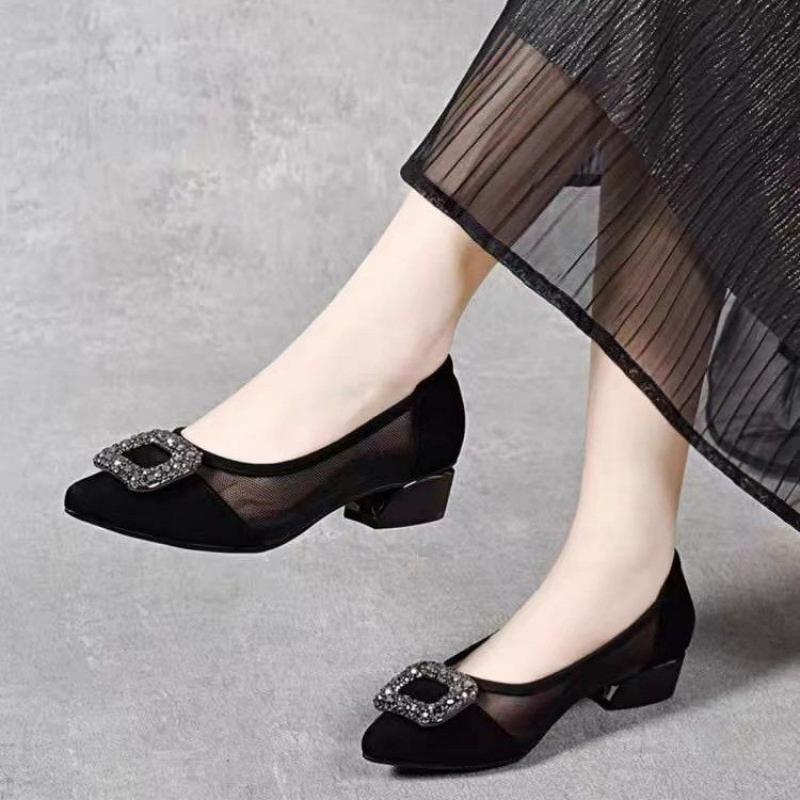 Women Shoes Elegant - รองเท้าส้นบล็อกหัวแหลมแบบตาข่าย ดีไซน์หรูหรา ประดับหัวเข็มขัดสี่เหลี่ยมเพชรเทียม รองเท้าทรงเตี้ย ระบายอากาศได้ดี เหมาะสำหรับใส่ทำงานสำหรับผู้หญิง